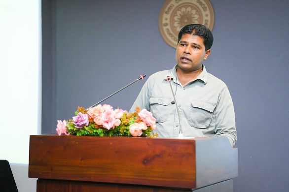 Unleashing Creativity: Mr. Laleendra Sannasgama Inspires Business Economics Students at Special Art Camp Unleashing Creativity: Mr. Laleendra Sannasgama Inspires Business Economics Students at Special Art Camp