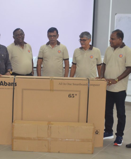 Donation by 1984/85 Batch of FMSC